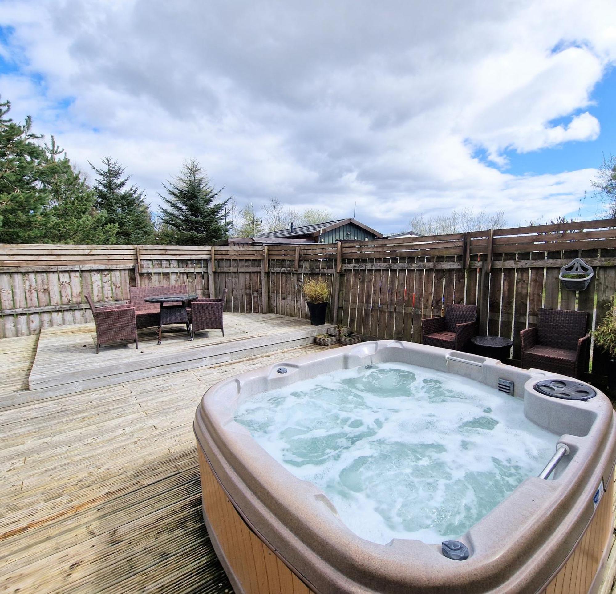 Torridon 1 With Private Hot Tub - Fife - Loch Leven - Lomond Hills- Pet Friendly Villa Kelty Kültér fotó